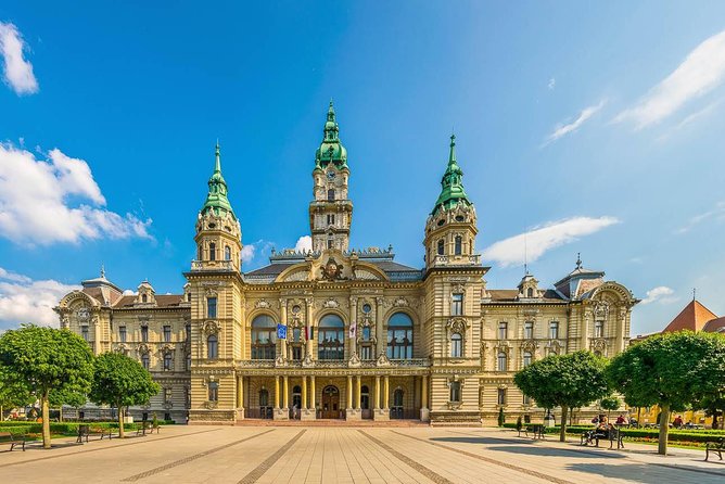 Budapest-Vienna One-Way Sightseeing Transfer - Timing, luggage, and the practical details