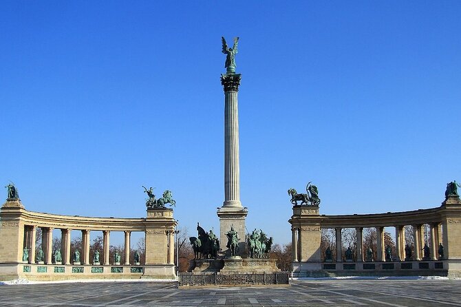 Budapest Walking Tour: Explore Top Sights & Hidden Gems - Szakszervezetek Háza and a 1970s Budapest