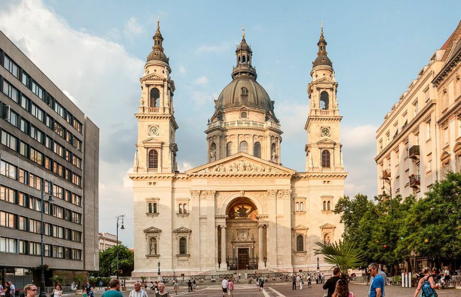 Budapest: Walking Tour in German - Matthias Church and Fisherman’s Bastion