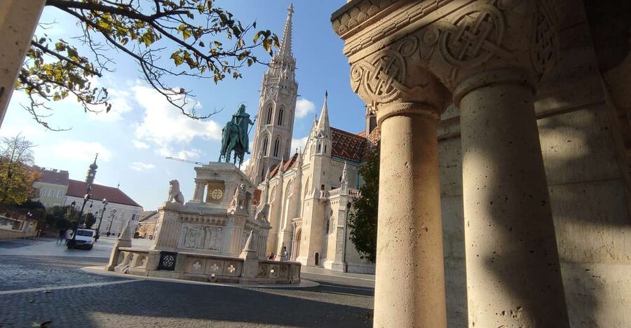 Budapest: Walking Tour in the Buda Castle District - Mary Magdalene Tower and the traces of medieval Buda
