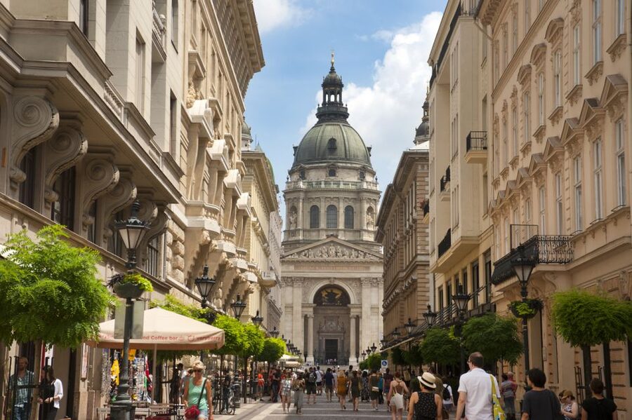 Budapest Walking Tour with a Professional Local Guide - Starting beside St. Stephen’s Basilica