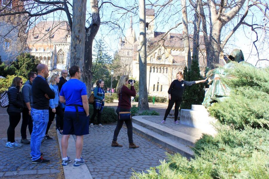 Budapest ❤️Winter Bike Tour with Coffee Stop❤️ - Heroes’ Square and City Park