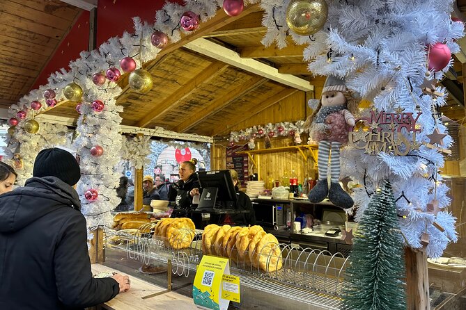 Budapest Wonderland - A Christmas Market Tour with Chimney Cake & Mulled Wine - How much walking and history to expect