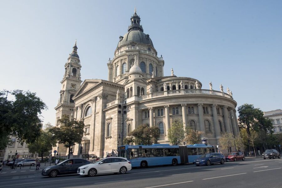 Castle District & Pest Driving Tour with Danube River Cruise - Starting near Parliament in central Pest
