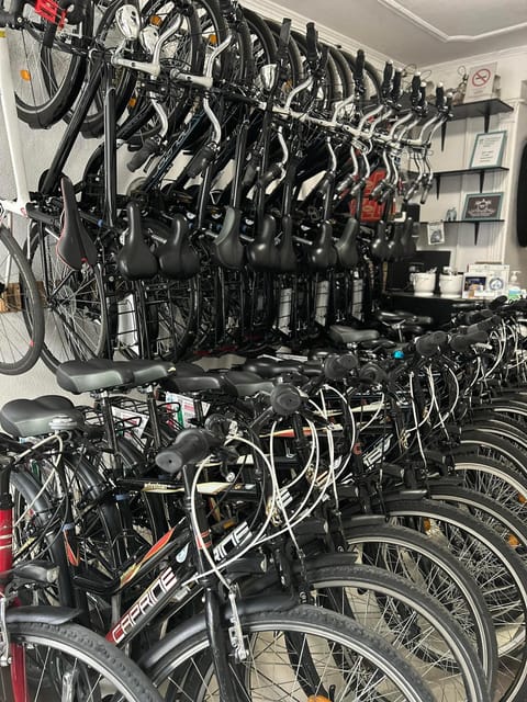 Choose a bicycle and make your own tour in Budapest-24 hrs - A sensible first-day route through Pest
