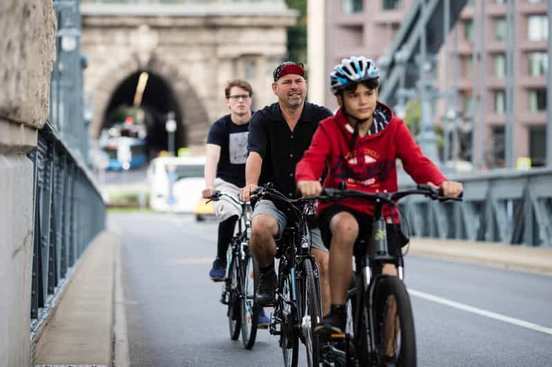 Choose a bicycle and make your own tour in Budapest-24 hrs - How to use the map without a phone holder