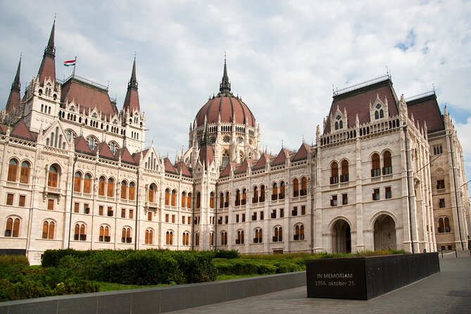 Classic Walk in Budapest - What the guides add to the route