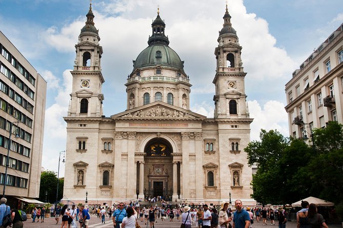 Classic Walk in Budapest Historical Center - Kossuth Lajos Square and the 1956 revolution