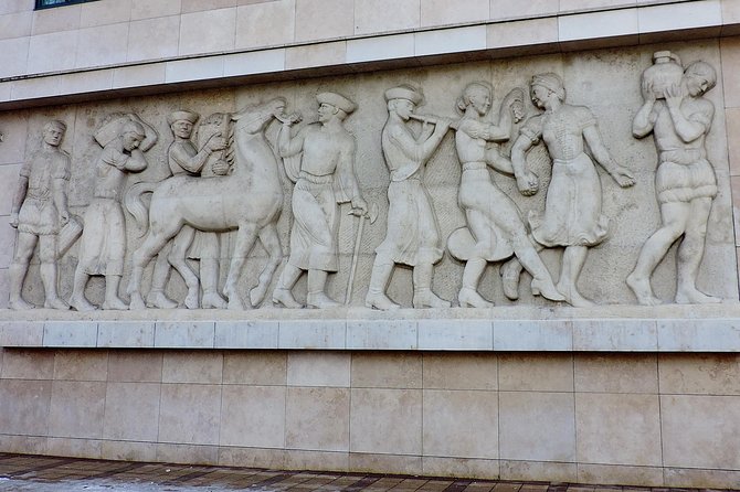 Communism in Hungary with a Historian - Crossing to Buda and ending at Bambi Café