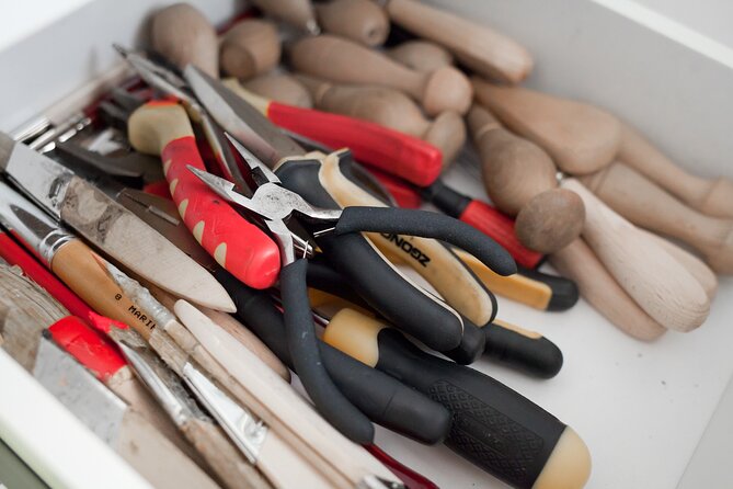 Create a unique leather accessory in downtown Budapest! - Tools, tutorials, and hands-on help