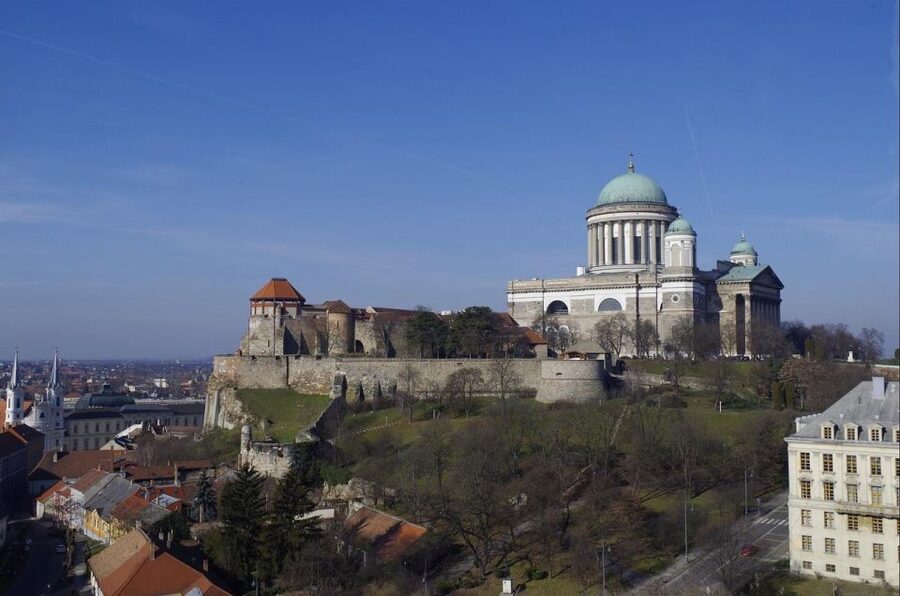Danube Bend: Private 8-Hour Full Board Tour from Budapest - Why the Danube Bend makes a smart day trip