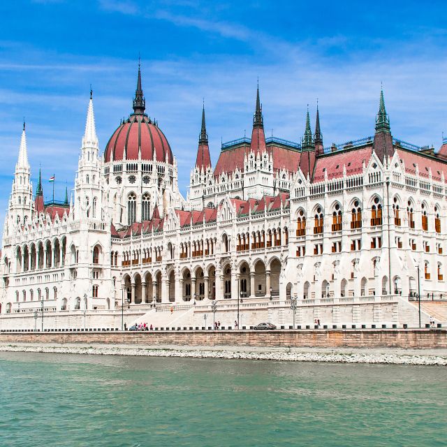 Downtown Budapest Guided Segway Tour - What the guide adds, and where the tour may fall short