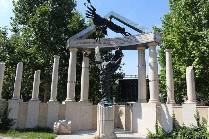 Downtown Pest Walking Tour - Freedom Square and the Financial Power of Pest