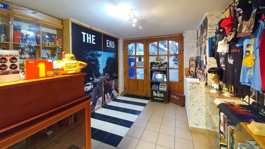 EGRI ROAD BEATLES MUSEUM - See the replica instruments and the Yellow Submarine