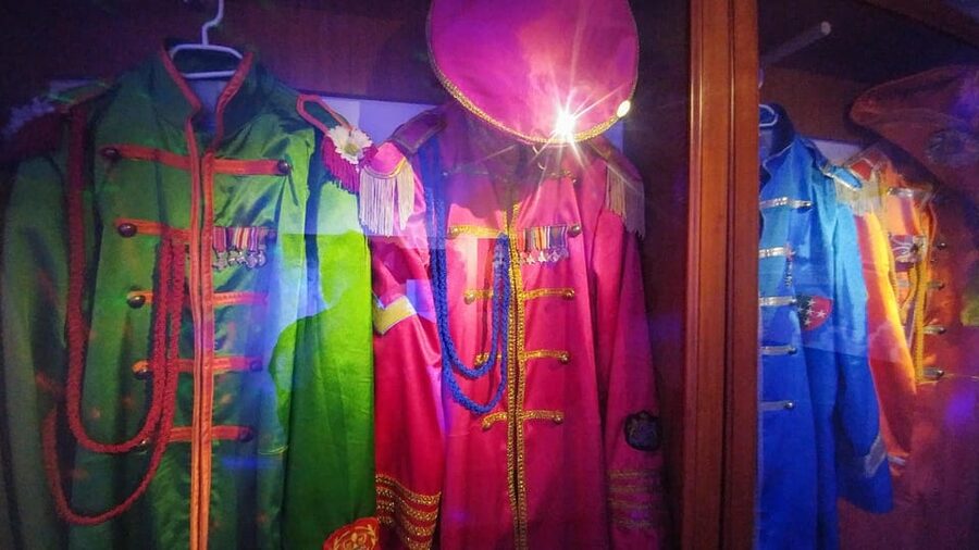 EGRI ROAD BEATLES MUSEUM - Try Beatles Rock Band for a lighter finish