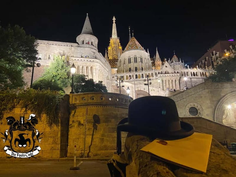 FoolsCode: EscapeRoom/Sightseeing tour with Actor Tourguide - A treasure hunt in Buda Castle, not a standard walking tour
