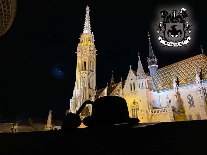 FoolsCode: EscapeRoom/Sightseeing tour with Actor Tourguide - Why sunset is the smartest departure time
