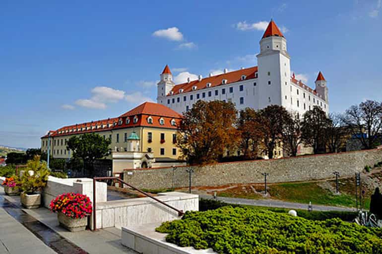 From Budapest: Bratislava Day Trip - Why Bratislava works as a day trip from Budapest