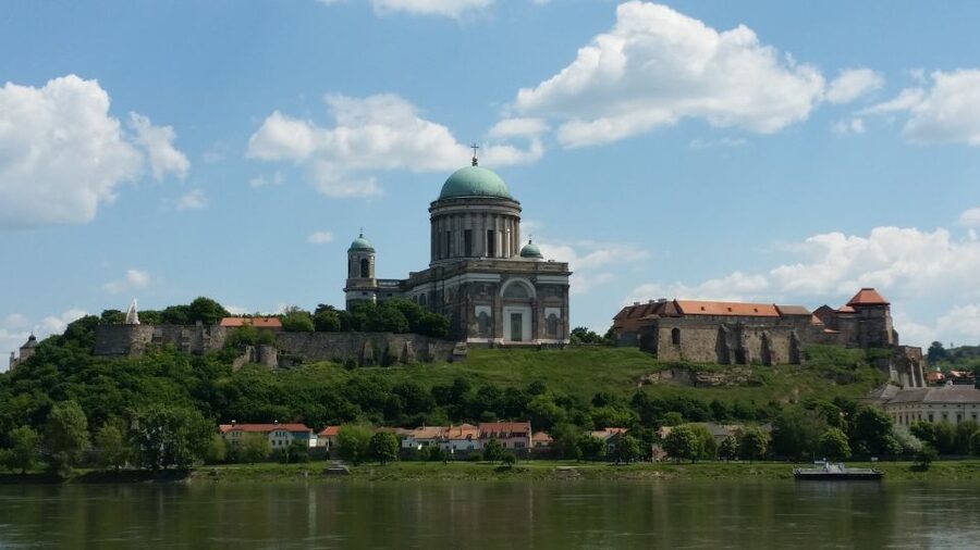 From Budapest: Danube Bend Full-Day Private Tour with Lunch - Why the Danube Bend makes a good day trip