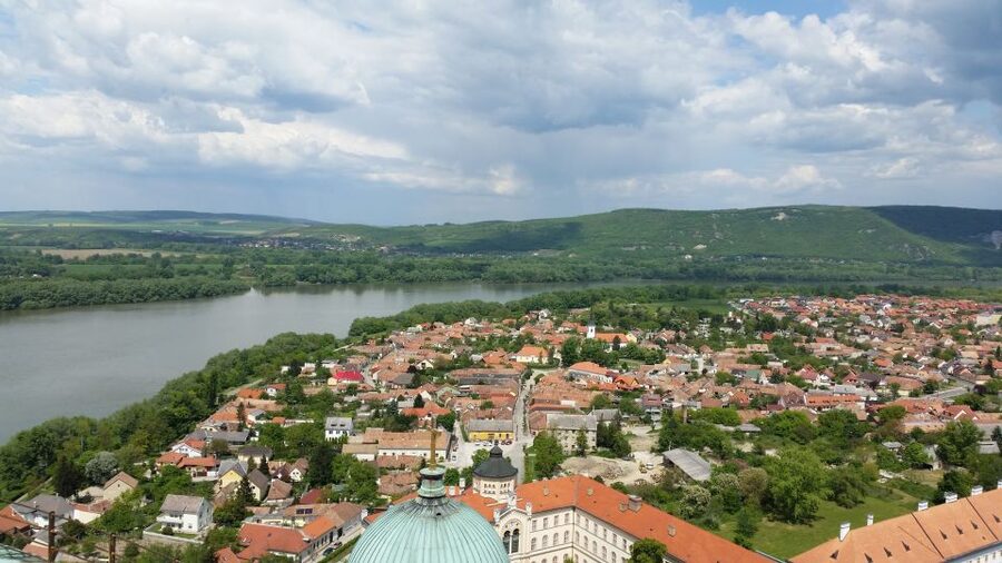 From Budapest: Danube Bend Full-Day Private Tour with Lunch - Visegrád Castle and the best Danube Bend view