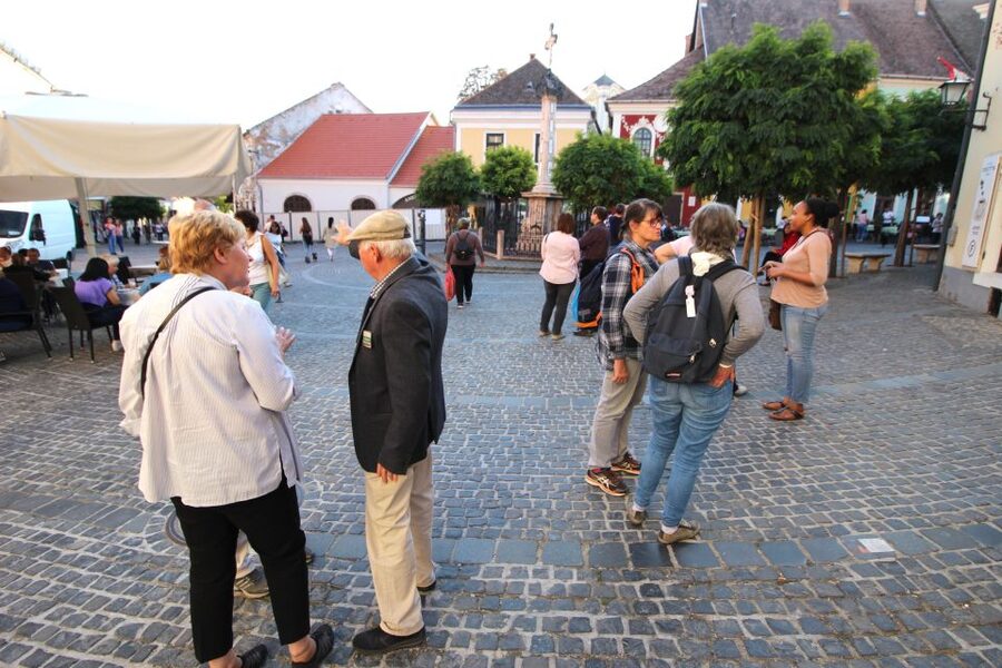 From Budapest: Danube Bend & Szentendre Tour with Lunch - Visegrád, 750-year-old stones, and a scenic lunch
