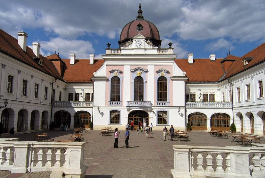 From Budapest: Gödöllő Palace of Queen Elizabeth Tour - Practical tips for a smoother visit