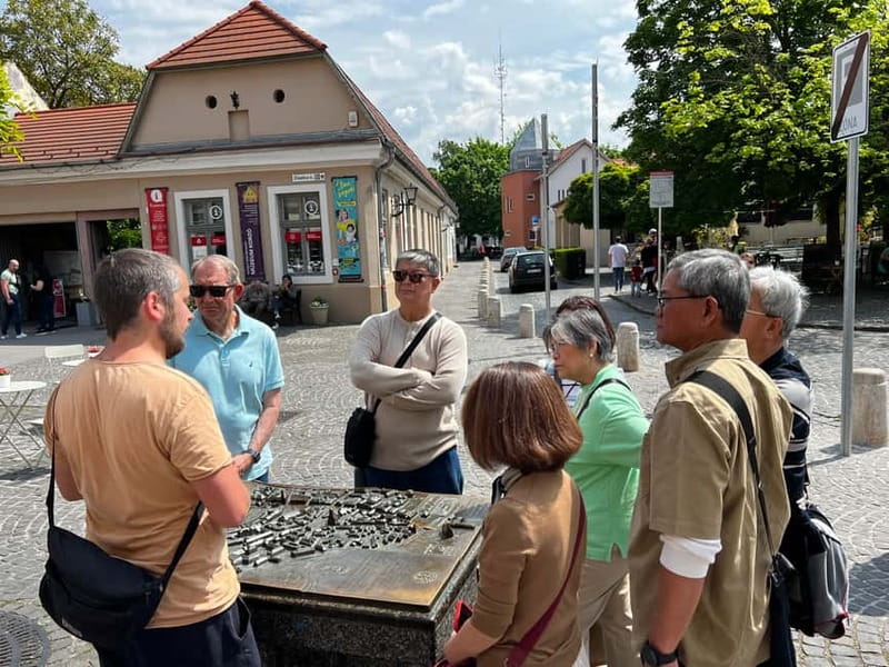 From Budapest: Szentendre Day Trip with Street Food - Meeting at Batthyány tér and taking the train