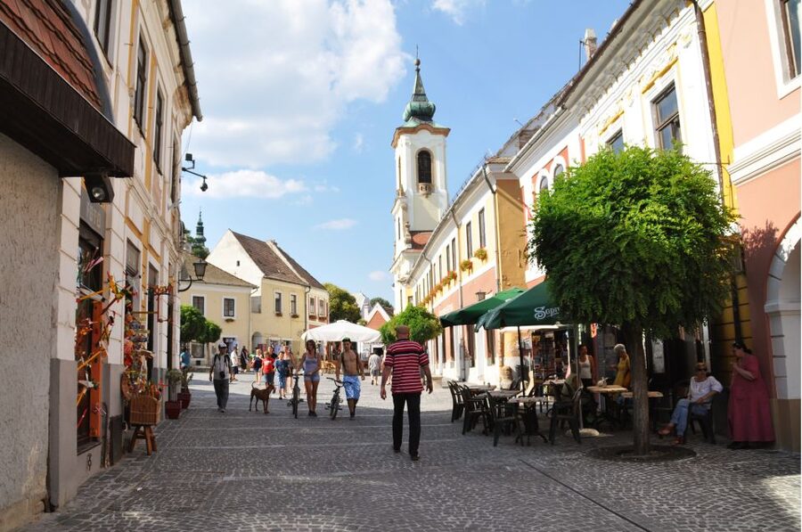 From Budapest: Szentendre Half-Day Tour - Walking into the artists’ town