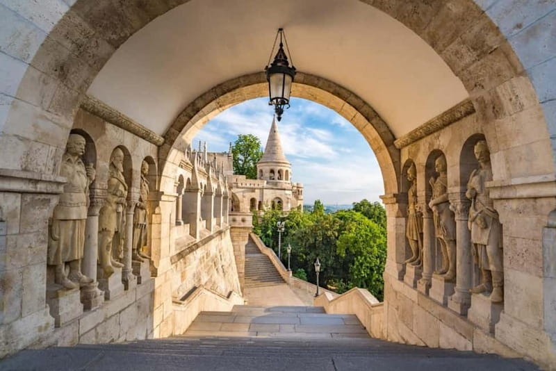 From Vienna: Budapest Group Day Trip - The minivan ride and café break