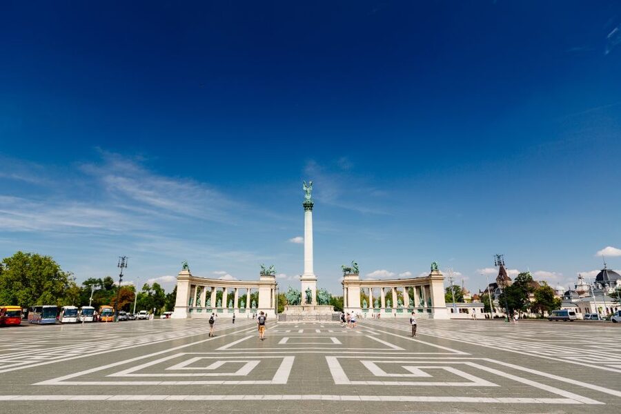 From Vienna: Guided Day Trip to Budapest - Practical tips for making the day better