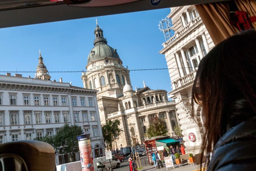 From Vienna: Guided Day Trip to Budapest - A smooth coach ride across western Hungary