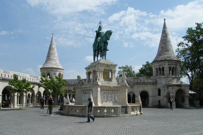 General sightseeing tour - Vajdahunyad Castle and Anonymus