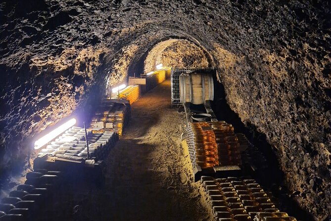 Half Day Tokaj Wine Tasting Tour in Mád Hungary with lunch - Lunch with sparkling wine in Mád