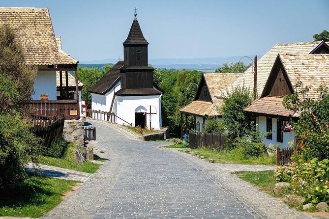 HOLLÓKŐ UNESCO World Heritage site + Eger Castle Private guided tour - A private car makes the long route easier