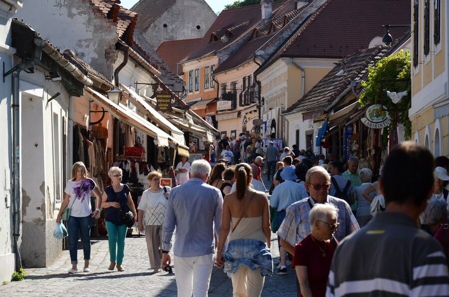 Hungary: Full-Day Private Danube Bend Tour - Visegrád Hill and the Danube view