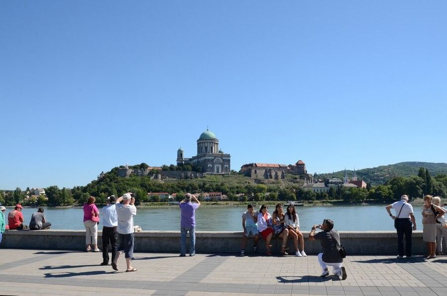 Hungary: Full-Day Private Danube Bend Tour - Esztergom and Hungary’s largest basilica