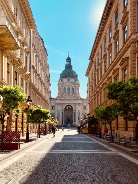 Iconic Budapest tour with Classic Russian Jeep and G-Wagon - Buda Castle, Matthias Church, and Fisherman’s Bastion