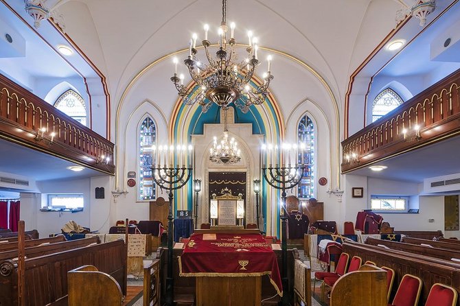 Jewish life of Budapest today: private tour by car - Key points at a glance