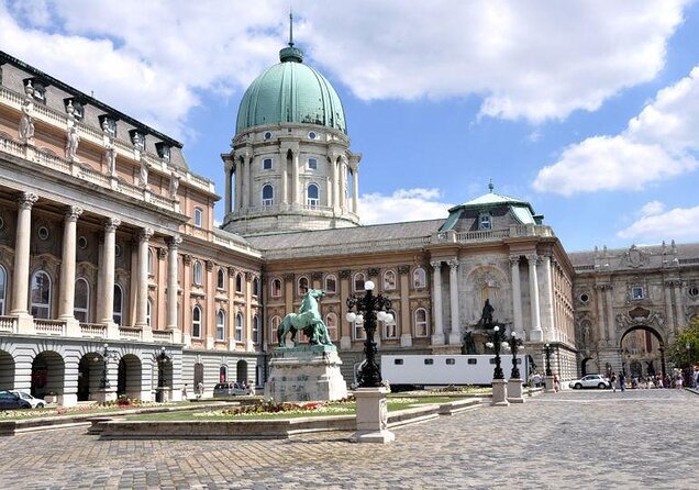 Live virtual walking tour in the Buda Castle quarter - Key details before you book