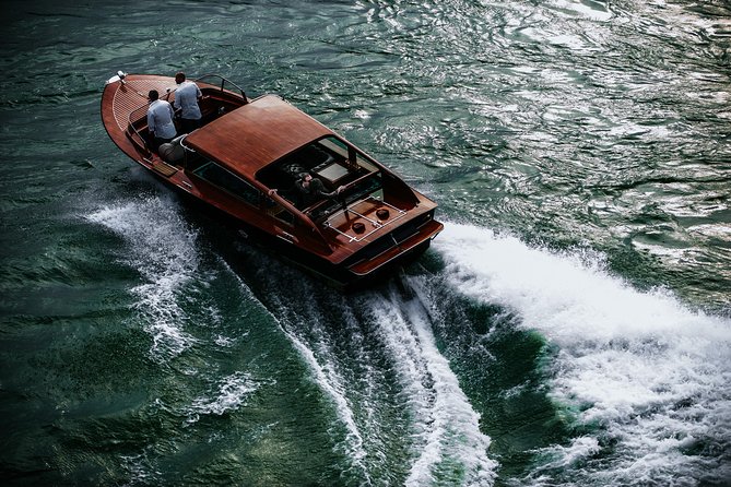 Luxurious, private day cruise with a waterlimousine to Szentendre - A private Danube cruise with room to breathe