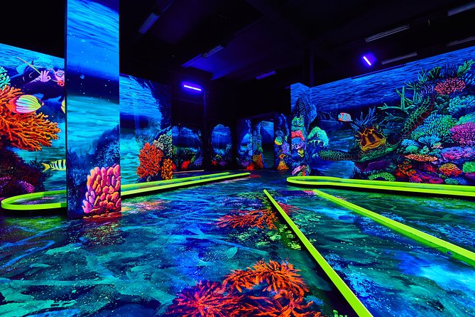 Neonis - 3D Blacklight Minigolf - Three Zones, Three Different Moods