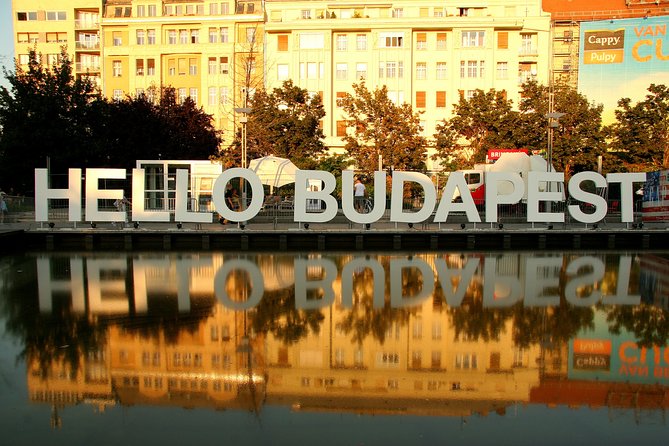 Orientation walk in Budapest - St. Stephen’s Basilica and the scale of Budapest