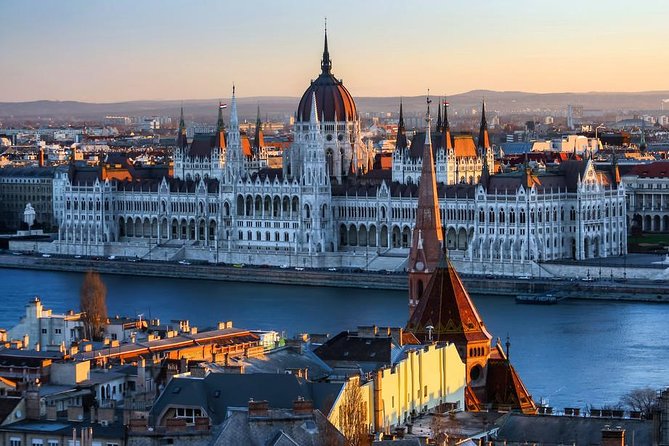 Private 4-hours City Tour of Budapest with private guide and Hotel Pick-up - St. Stephen’s Basilica in a 15-minute stop
