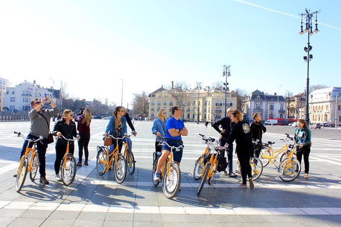 Private Budapest Bike Tour with Cafe Stop - St. Stephen’s Basilica and the Danube Promenade