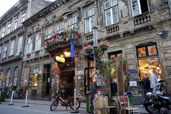 Private Budapest Ruin Bar Tour with Local Drinks & Street Food - District 7 street art and the story behind the bars