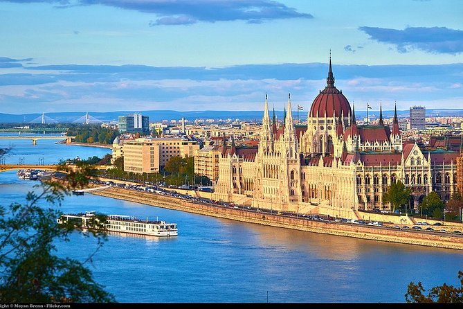 Private Budapest Sightseeing Tour: Royal Castle, Heroes Square, Chain Bridge - Gellért Hill, the Citadel, and Liberty Bridge
