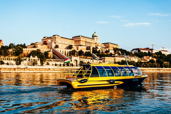 Private Danube Sightseeing Cruise in Budapest - A compact private cruise with Budapest in the frame