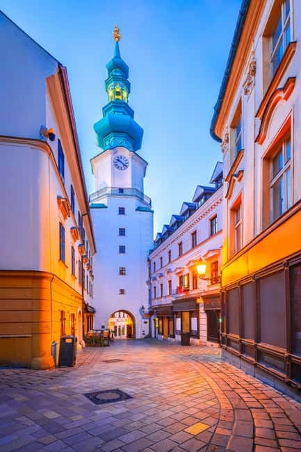 Private day trip: Budapest > Bratislava & Vienna, in English - FAQ