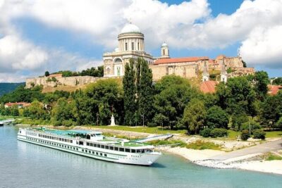 Private or SmallGroup Budapest Danube Bend Tour Lunch and Cruise