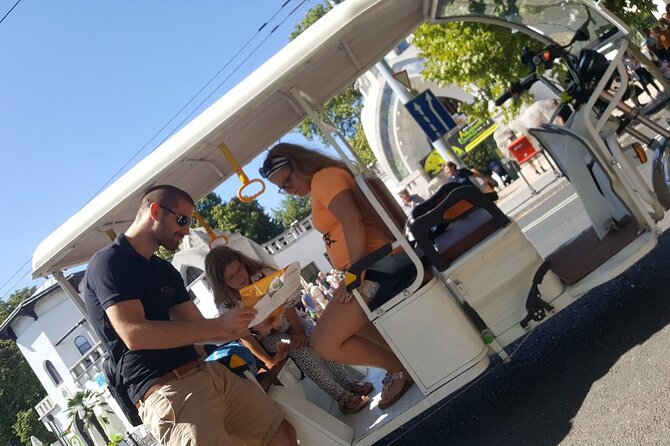 Private Sightseeing Tour using Electric Tuk Tuk Ride in Budapest - Crossing the Danube toward Buda